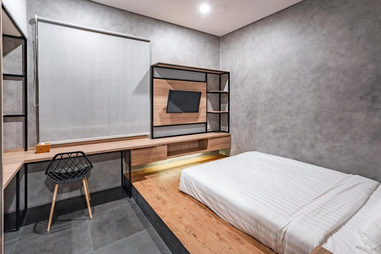 ホテル Loa Living Solo Baru Grogol 部屋 写真
